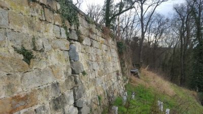 Mauer unten driftet ab