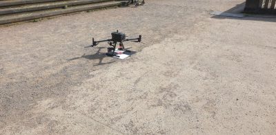Drohnendienstleister bereit fuer Messflug